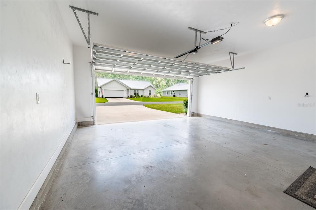 Garage, Interior