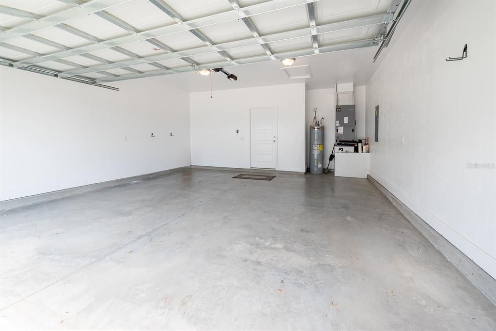 Garage, Interior