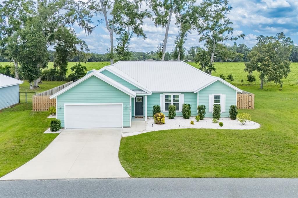 Attached, Exterior, Facade, Ranch