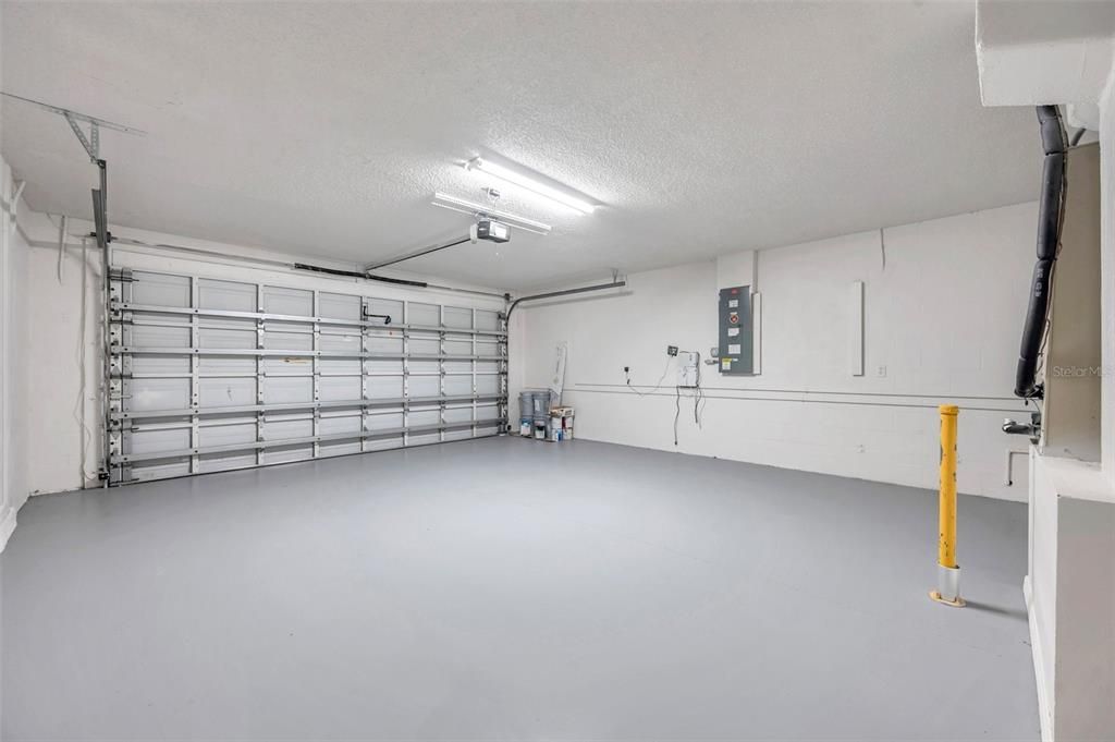 Garage, Interior