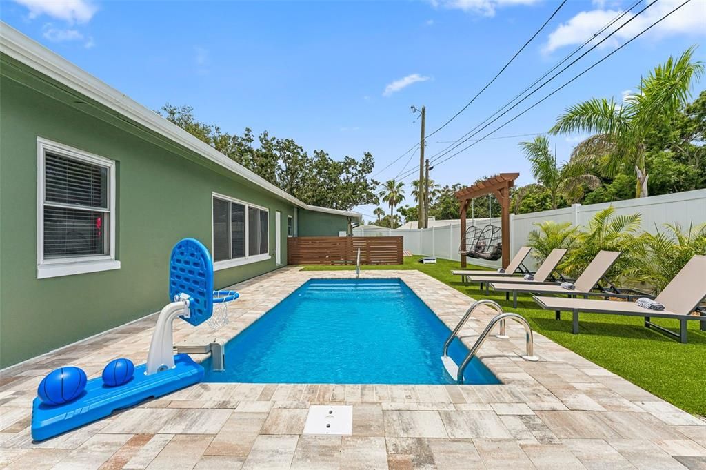 Exterior, Pool