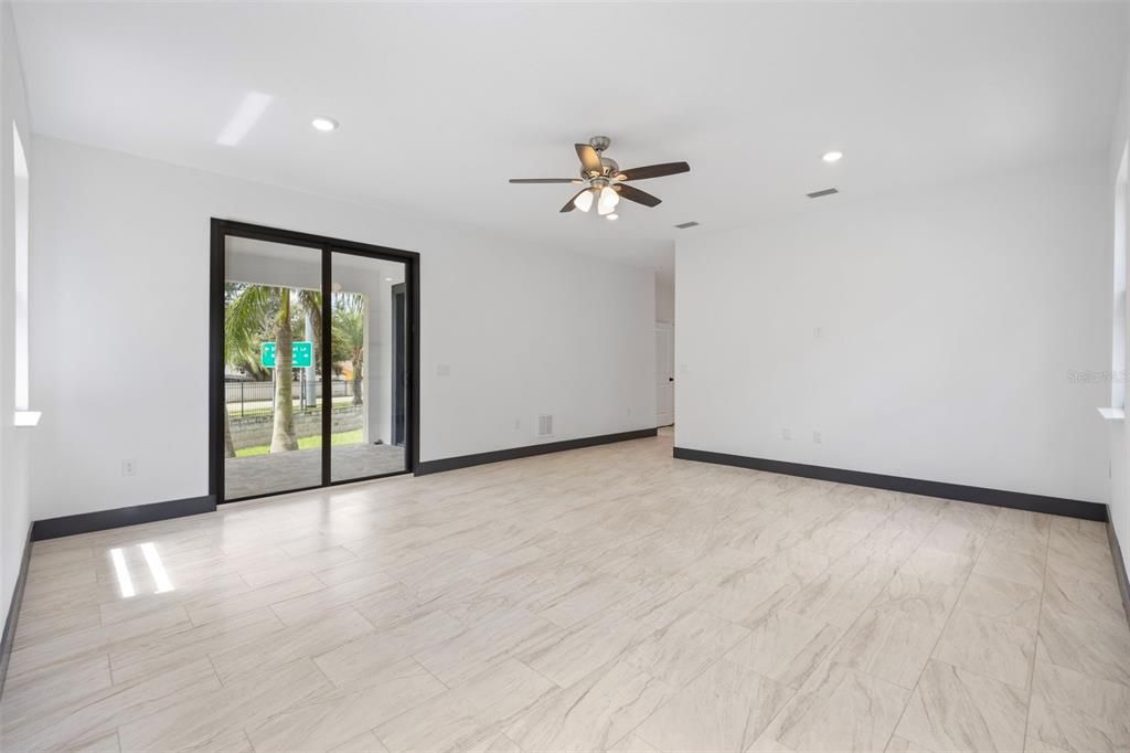 Empty room, Interior, Marble, Recessed Lighting