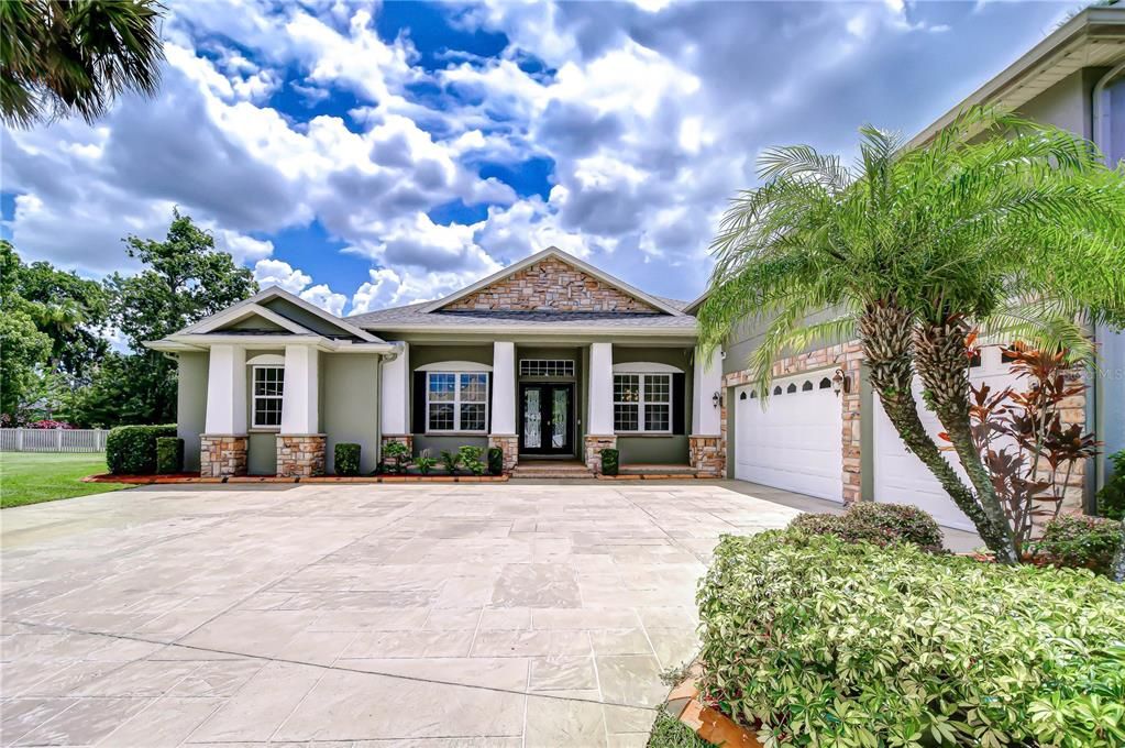 Attached, Exterior, Facade, Ranch