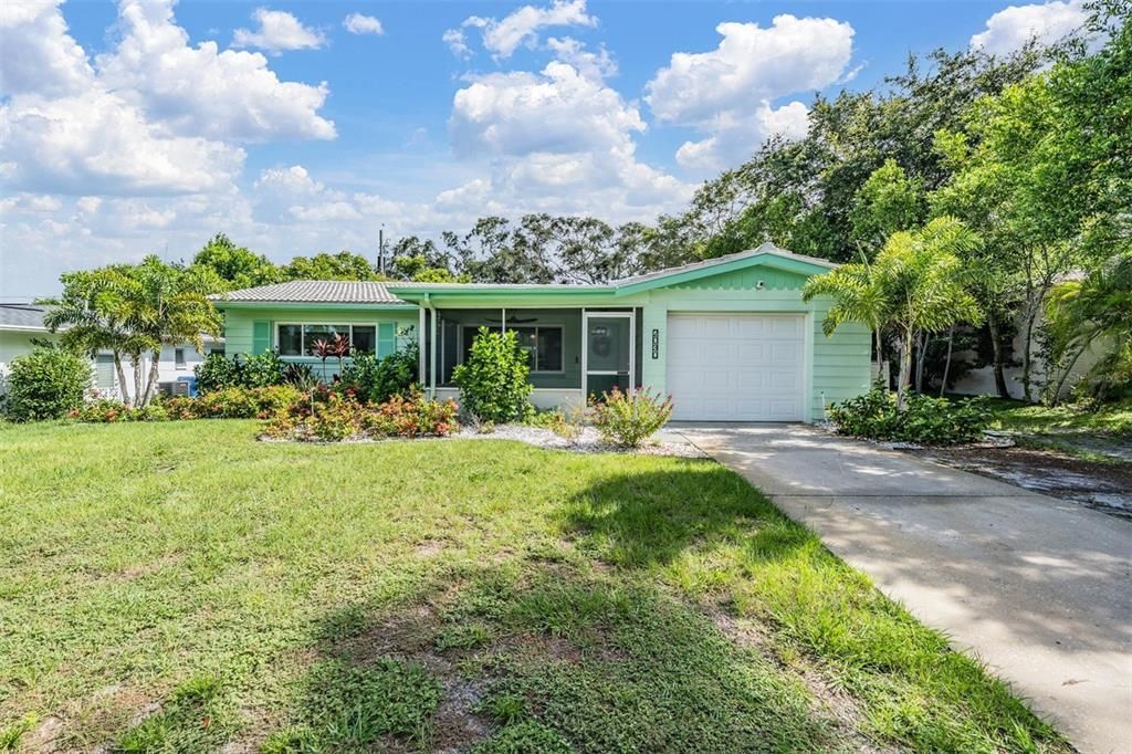 Attached, Backyard, Exterior, Facade, Ranch
