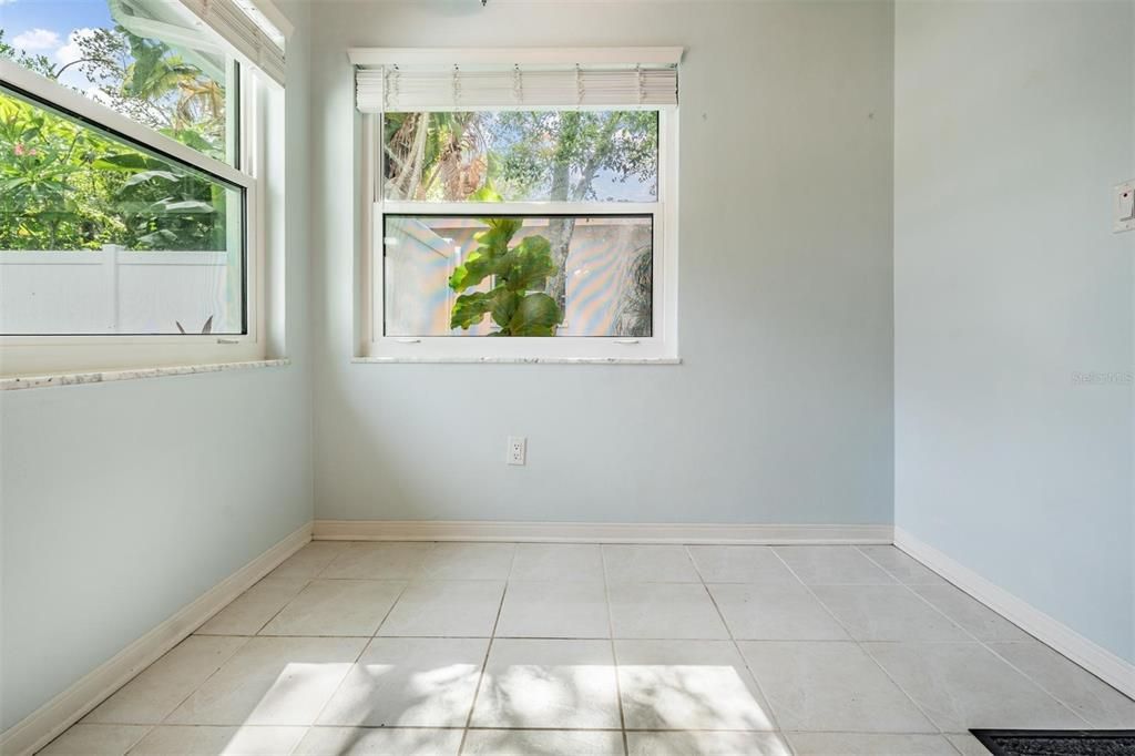 Empty room, Interior