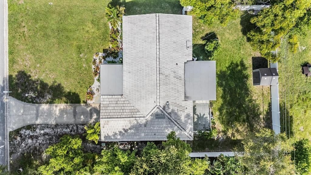 Exterior, Drone
