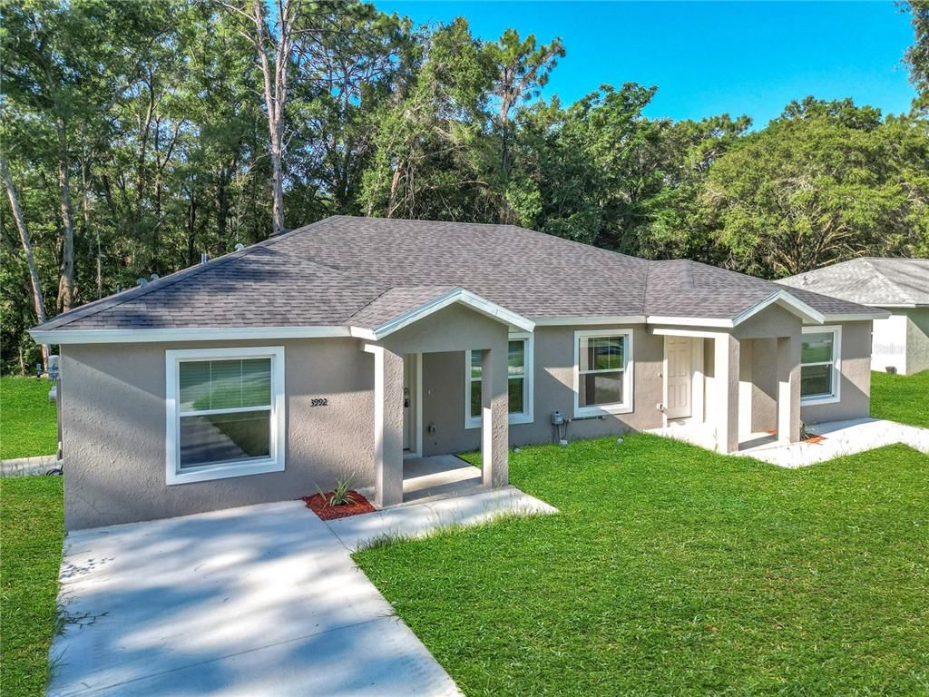 Exterior, Facade, Ranch
