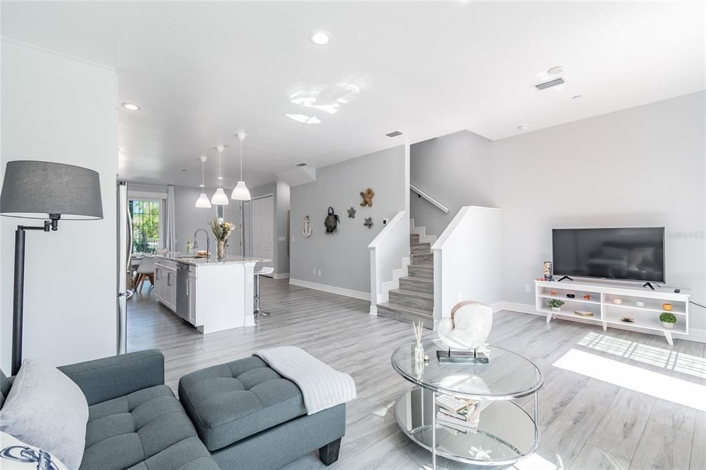 Interior, Kitchen, Living room, Pendant Lights, Recessed Lighting, Wood Texture Flooring