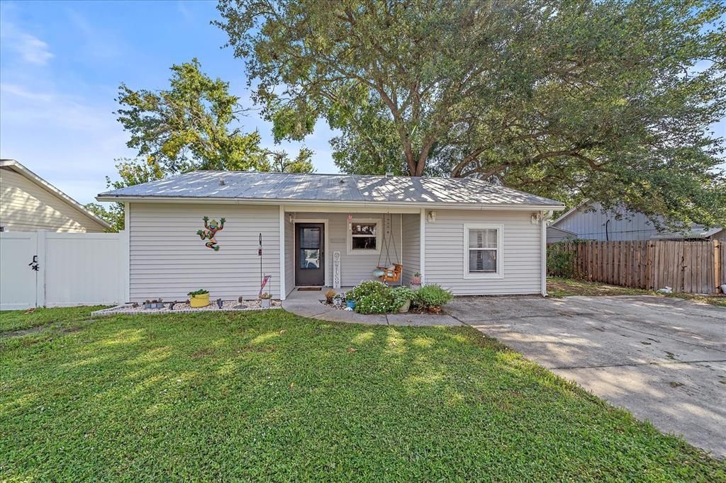 Backyard, Exterior, Facade, Ranch