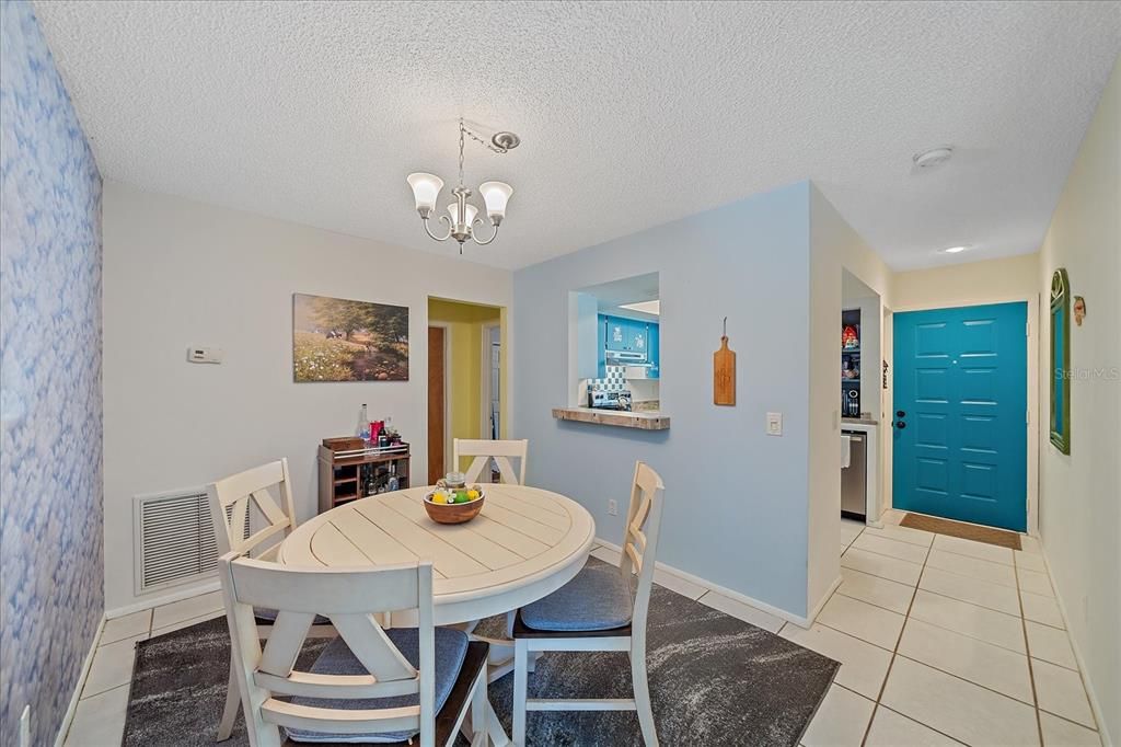 Chandelier, Dining room, Interior, Recessed Lighting