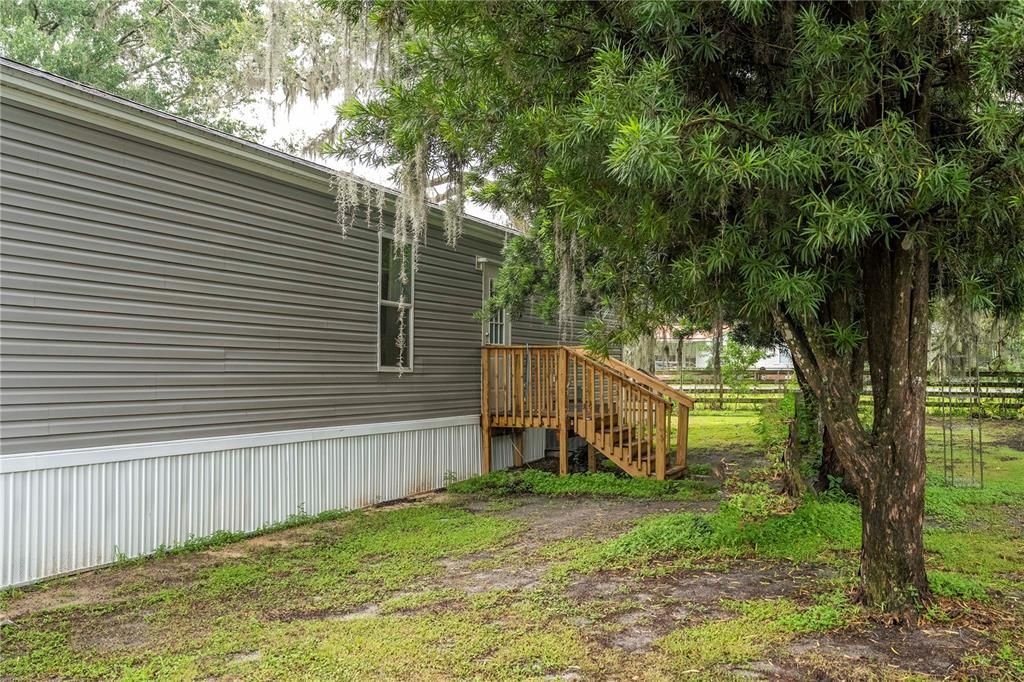 Backyard, Exterior