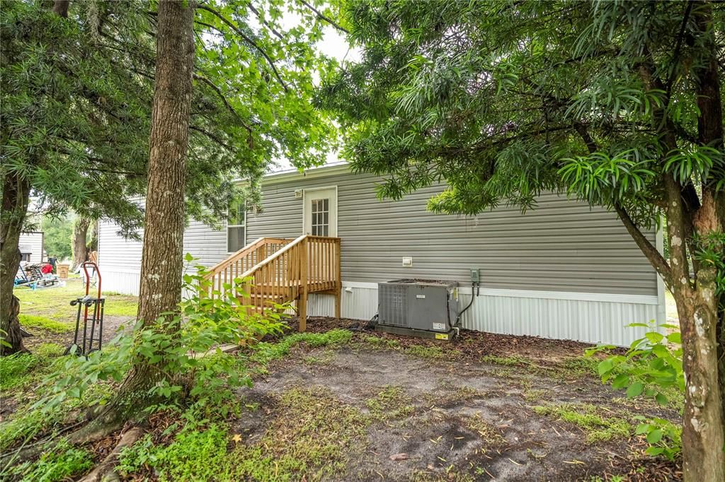 Backyard, Exterior