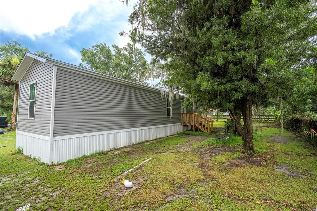 Backyard, Exterior