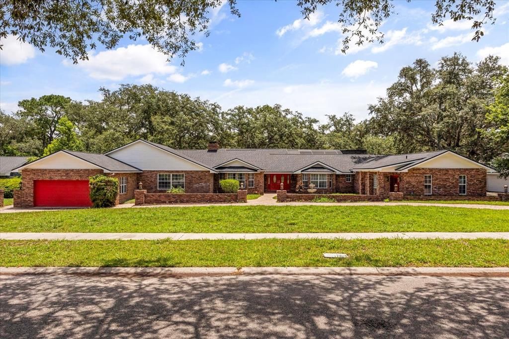 Detached Garage, Exterior, Facade, Brick Facade, Ranch