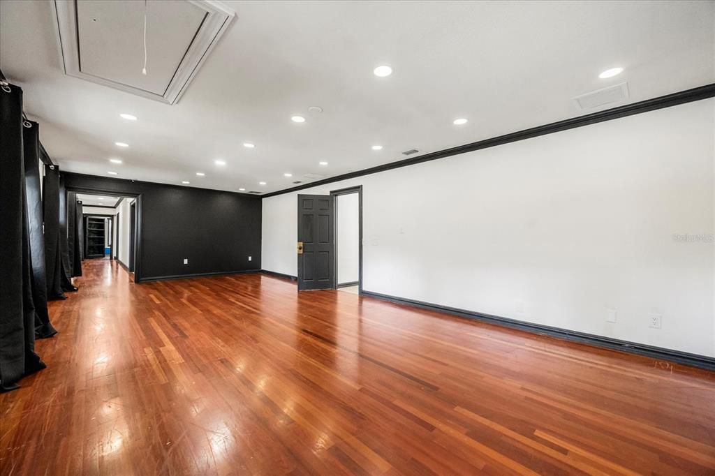 Interior, Recessed Lighting, Wood Texture Flooring