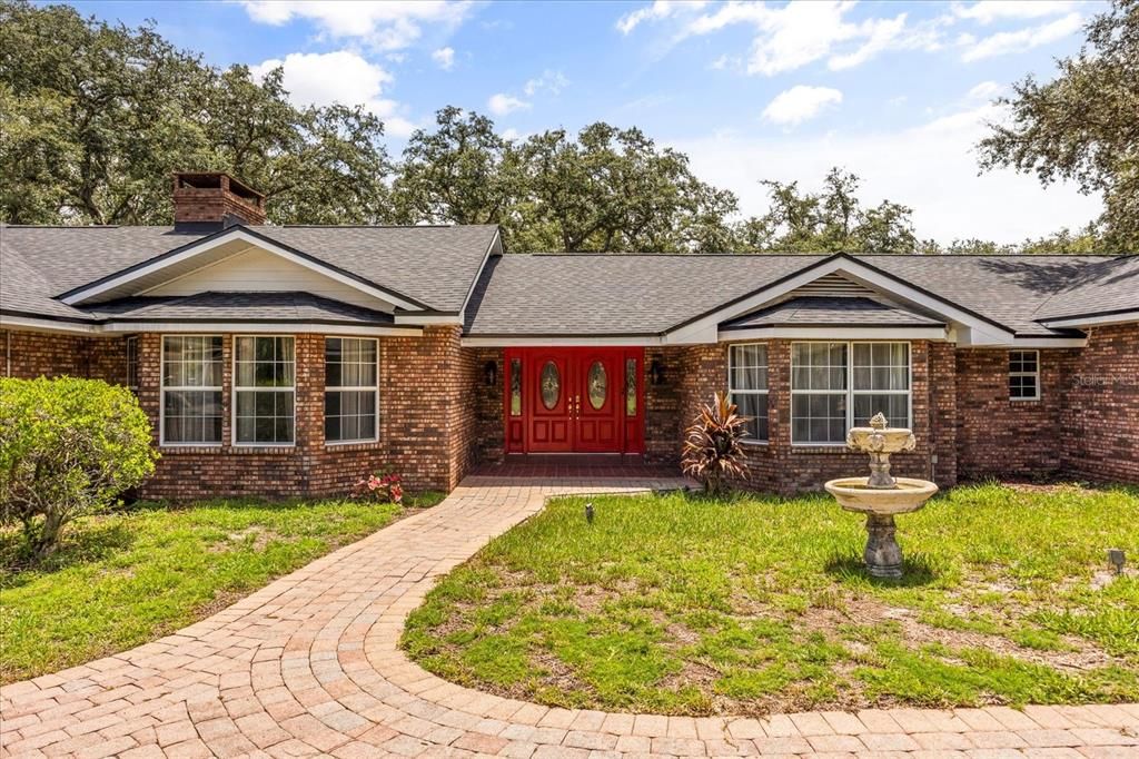 Exterior, Facade, Brick Facade, Ranch