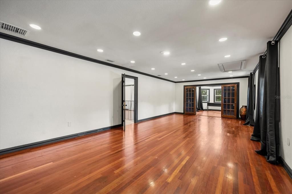 Empty room, Interior, Recessed Lighting, Wood Texture Flooring
