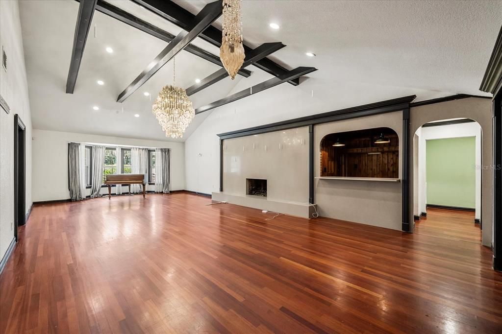 Interior, Recessed Lighting, Wood Texture Flooring