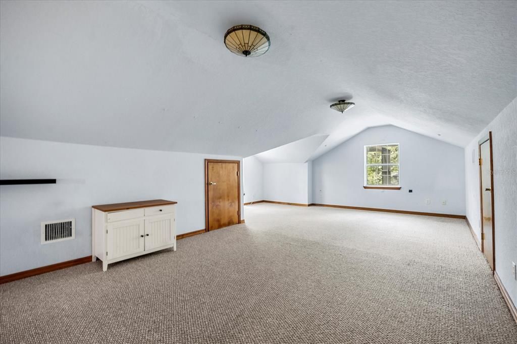 Interior, Recessed Lighting, Walk-in Closets, Wood Texture Flooring