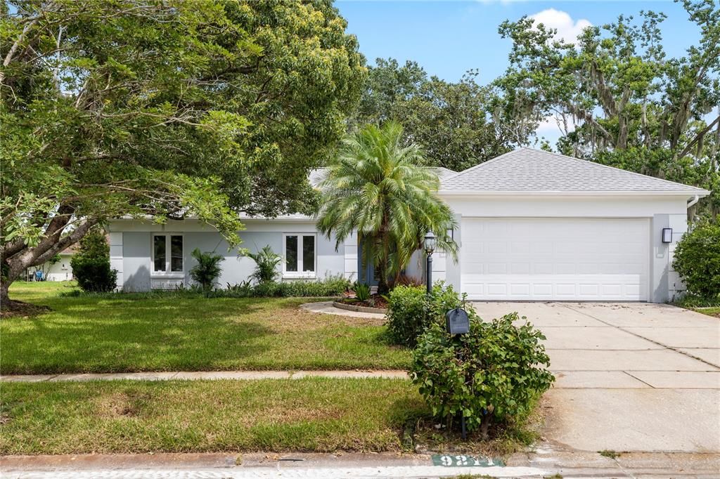 Attached, Exterior, Facade, Ranch