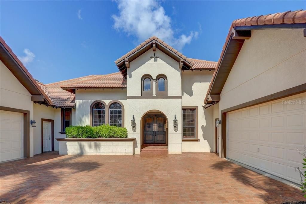Attached, Exterior, Facade, Mediterranean