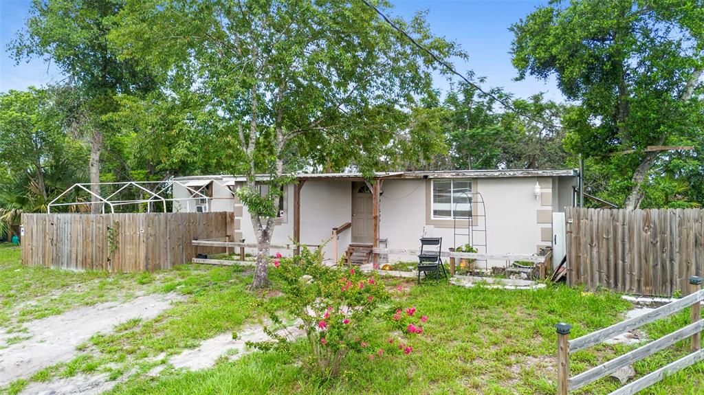 Backyard, Exterior