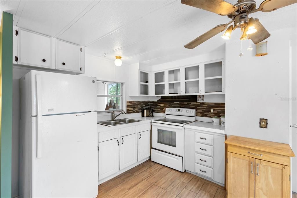 Interior, Kitchen, Wood Texture Flooring