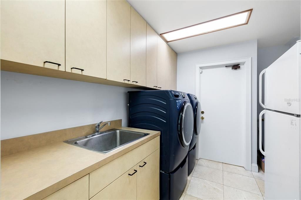 Interior, Washer