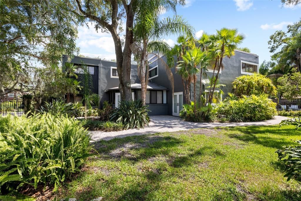 Backyard, Exterior