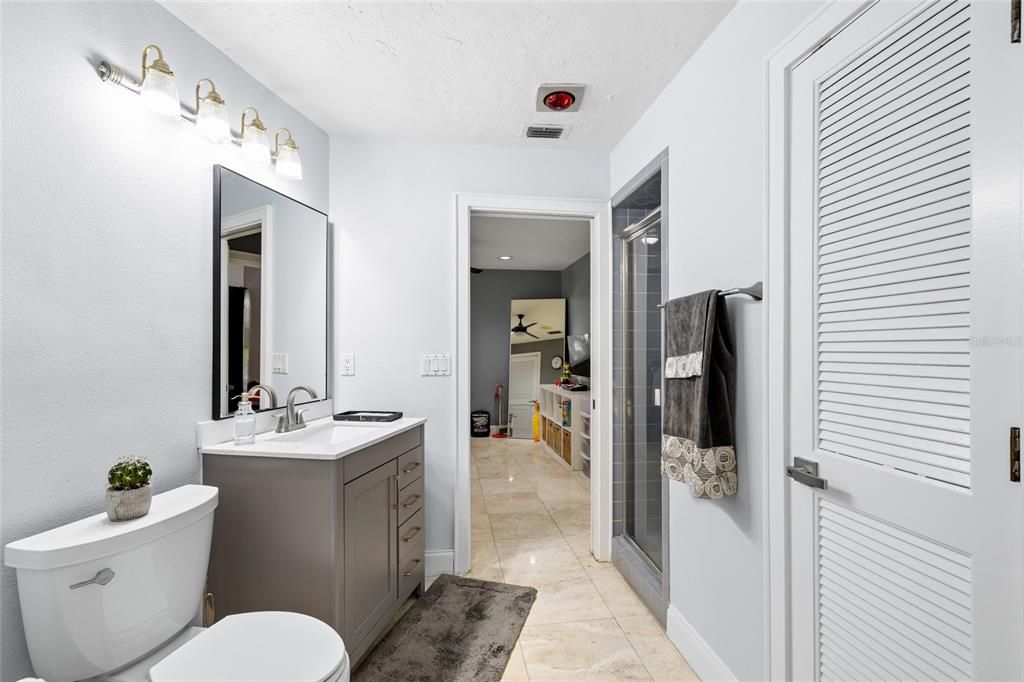 Bathroom, Interior, Recessed Lighting