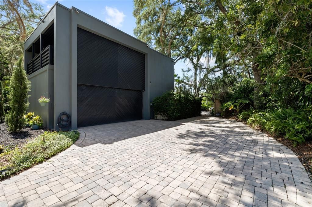 Detached Garage, Exterior