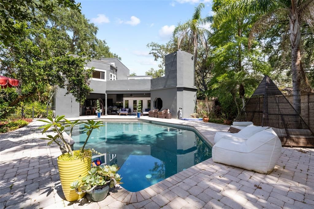 Exterior, Pool