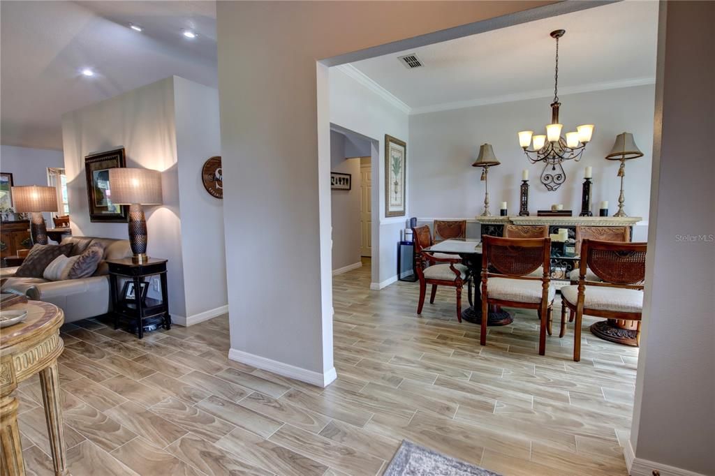 Chandelier, Dining room, Interior, Recessed Lighting, Wood Texture Flooring