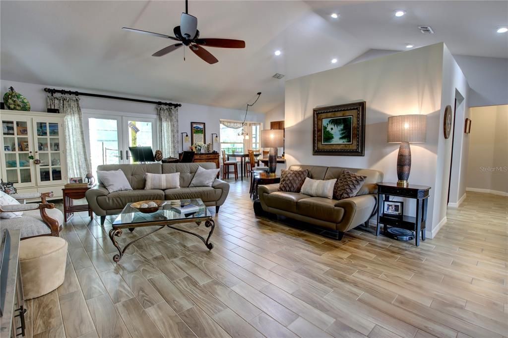 Dining room, Interior, Living room, Pendant Lights, Recessed Lighting, Wood Texture Flooring