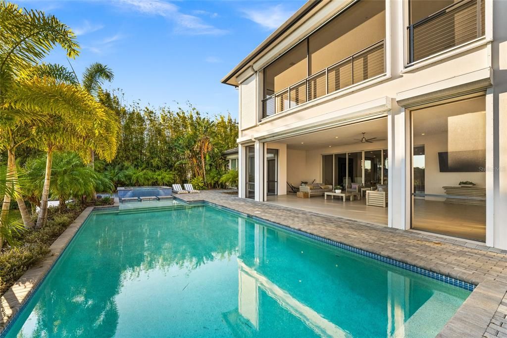 Exterior, Pool