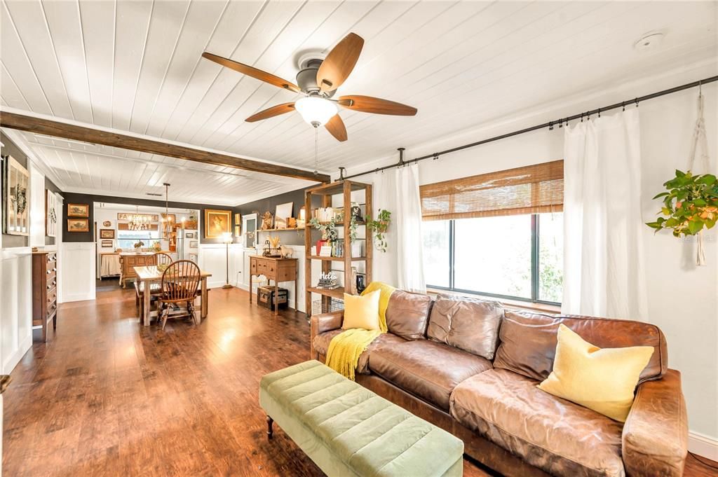 Chandelier, Dining room, Interior, Living room, Wood Texture Flooring