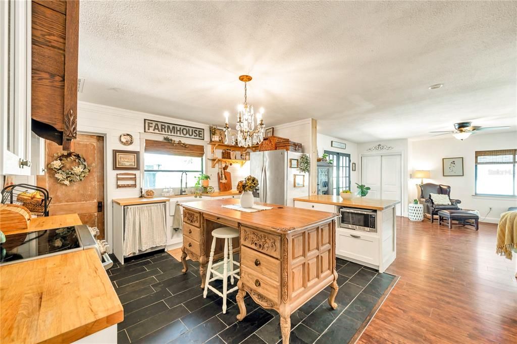 Chandelier, Interior, Kitchen, Wood Texture Flooring