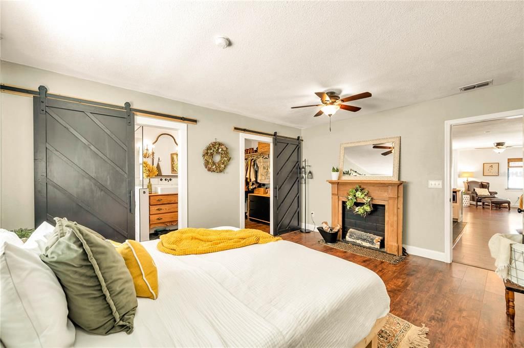 Bedroom, Dining room, Fireplace, Interior, Wood Texture Flooring