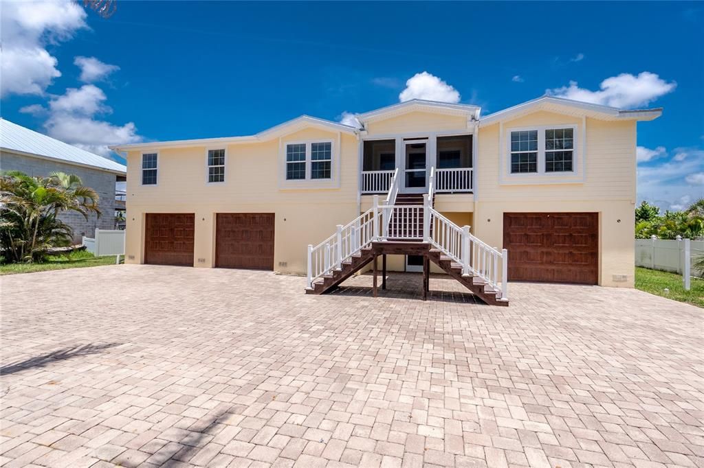 Attached, Exterior, Facade, Rowhouse