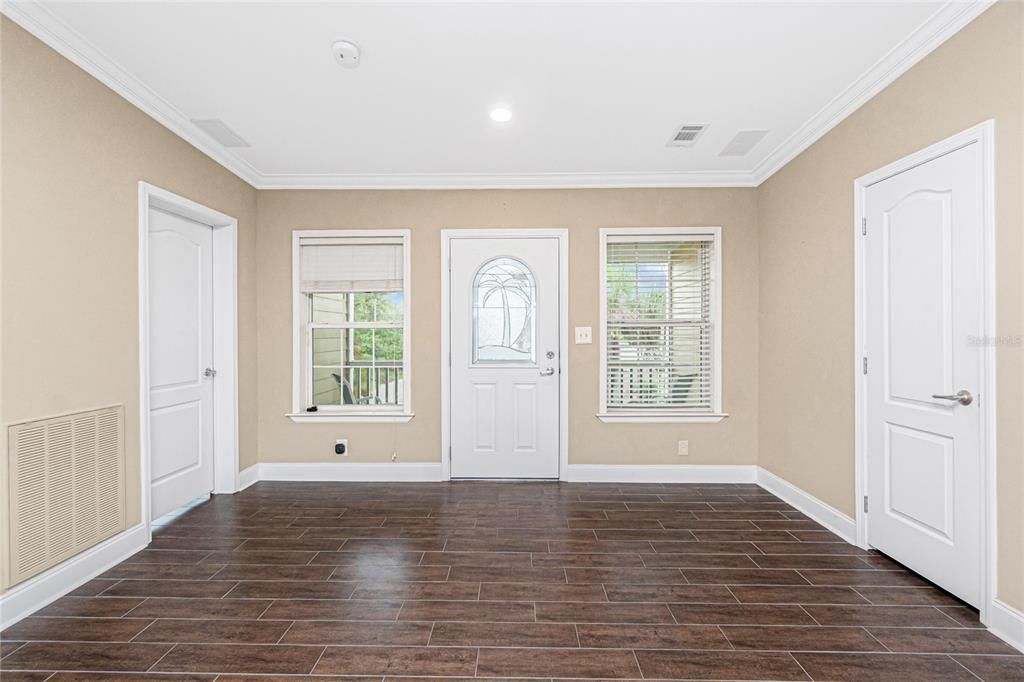 Empty room, Interior, Recessed Lighting, Wood Texture Flooring