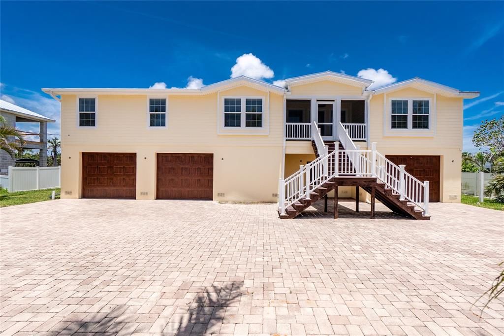 Attached, Exterior, Facade, Rowhouse