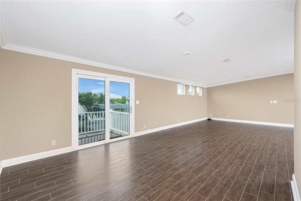 Empty room, Interior, Recessed Lighting, Wood Texture Flooring