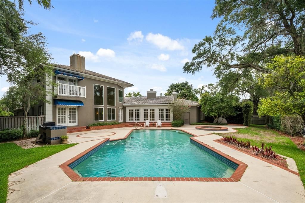 Exterior, Pool