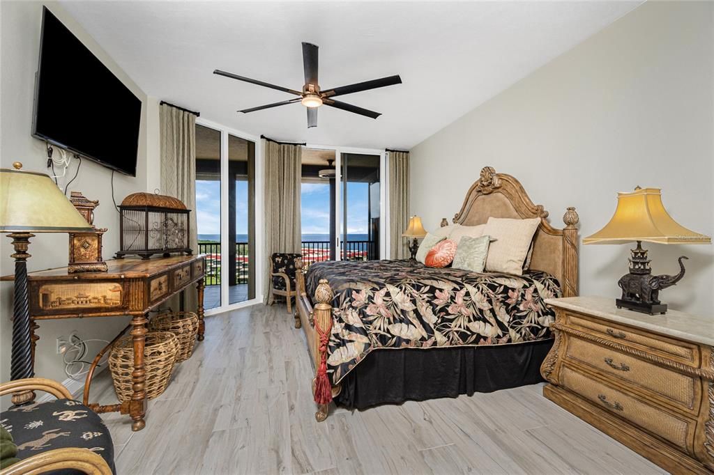 Bedroom, Interior, Water, Wood Texture Flooring