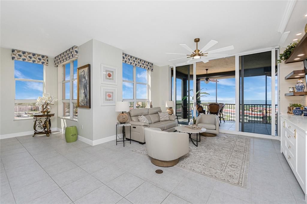 Interior, Living room, Recessed Lighting, Water