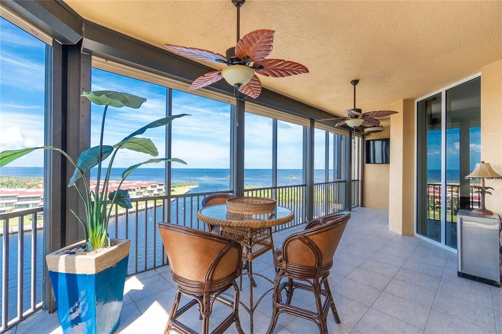 Dining room, Interior, Sun Room, Water