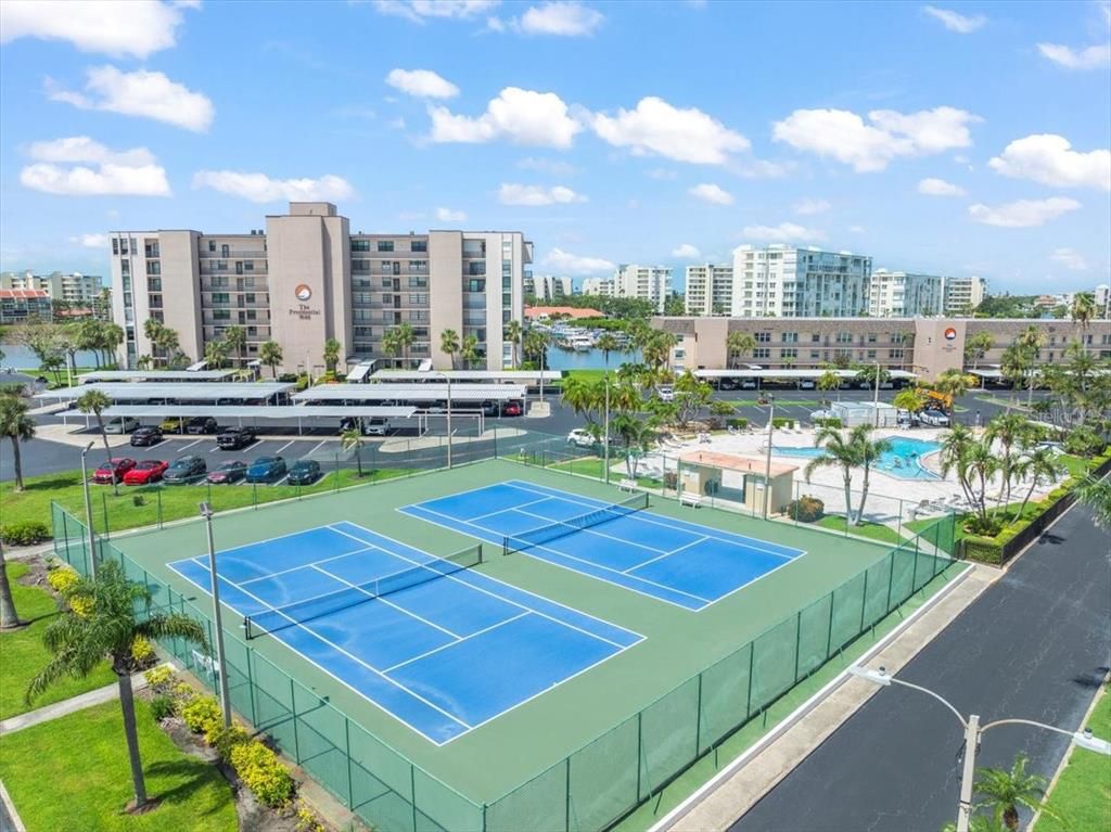 Exterior, Tennis Courts