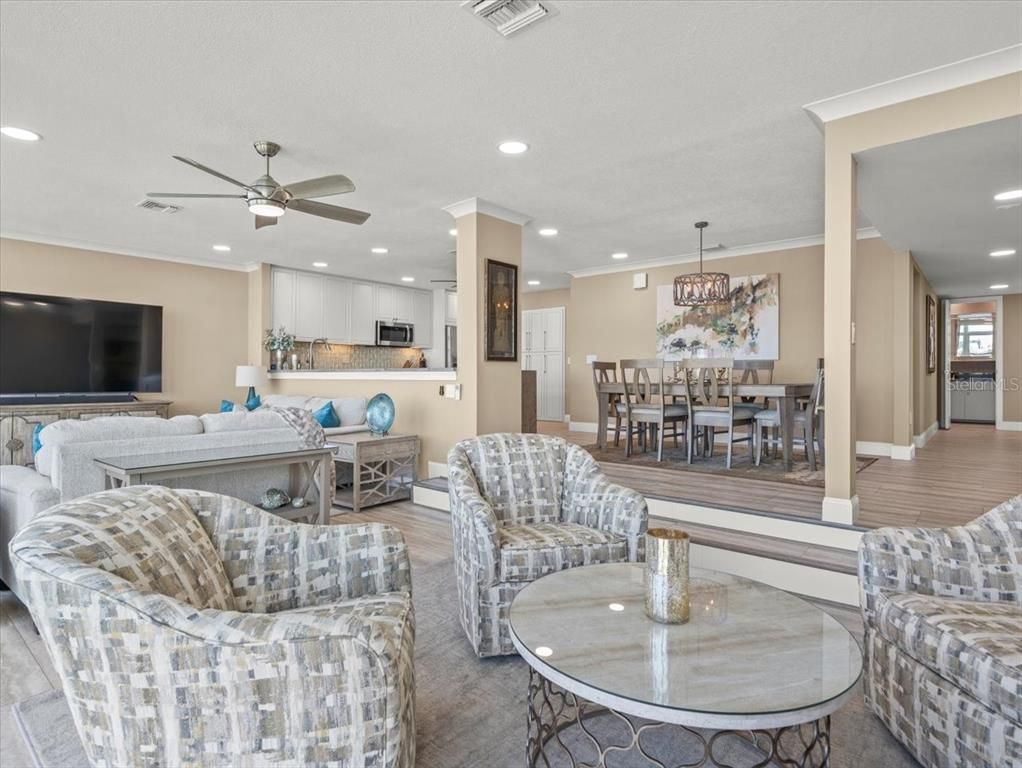 Dining room, Interior, Kitchen, Living room, Pendant Lights, Recessed Lighting, Wood Texture Flooring