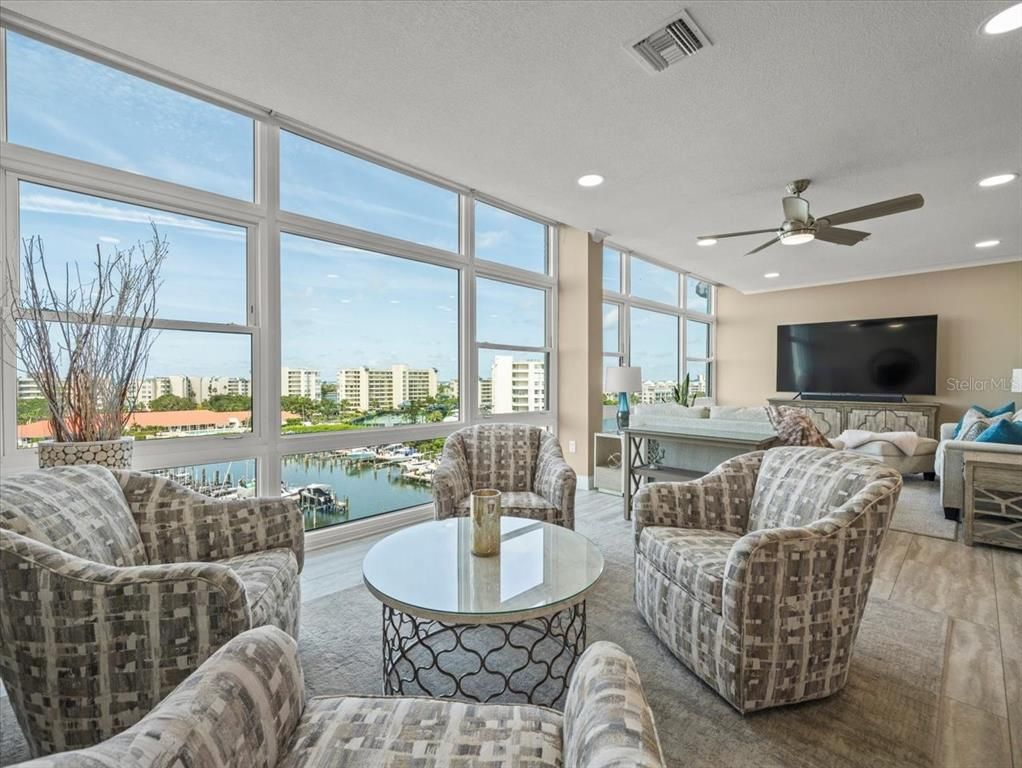 Interior, Living room, Recessed Lighting, Sun Room, Water