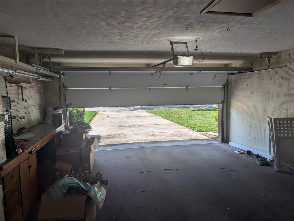Garage, Interior